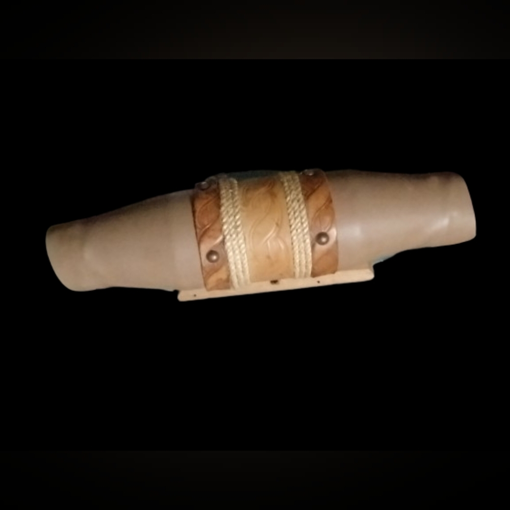 Horn Mount For Mounting Horns Brown Leather With Tan.